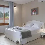 Villa Aqua - Stone