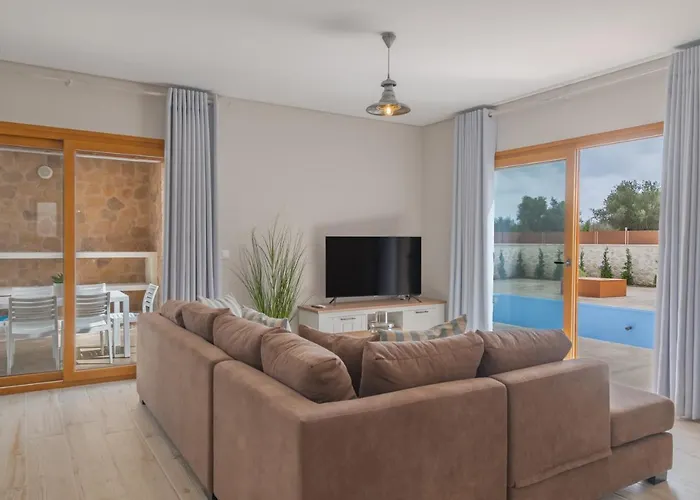 Villa Aqua - Stone