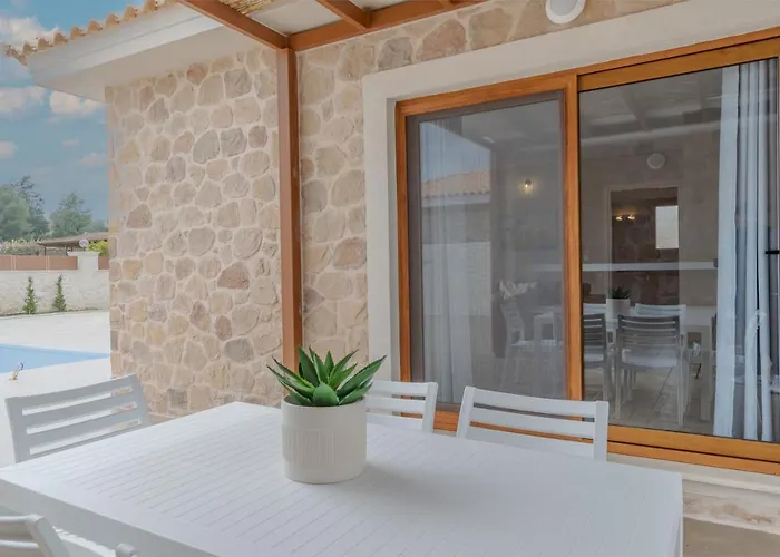 Aqua - Stone Villa